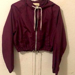 Cropped windbreaker